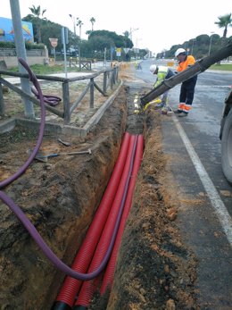 Refuerzo de la red de media tensión en Matalascañas, en Almonte (Huelva).