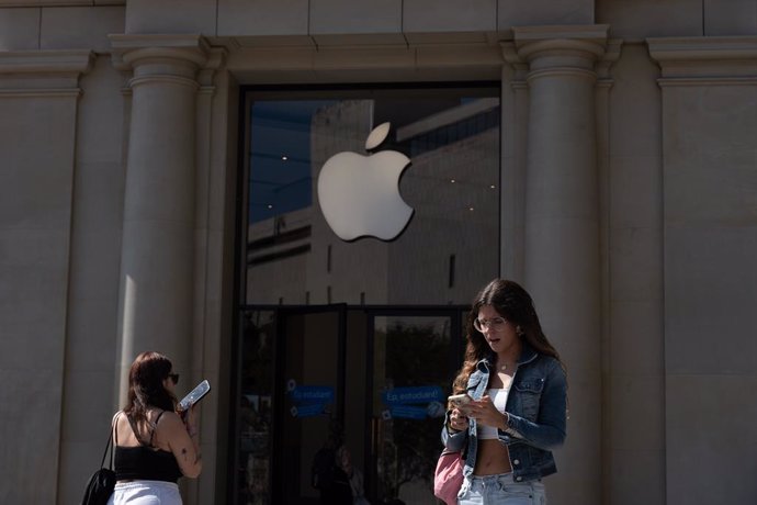 Latam.-Portaltic.-OCU pide que Apple devuelva las comisiones de las descargas de apps de música en 'streaming' de terceros