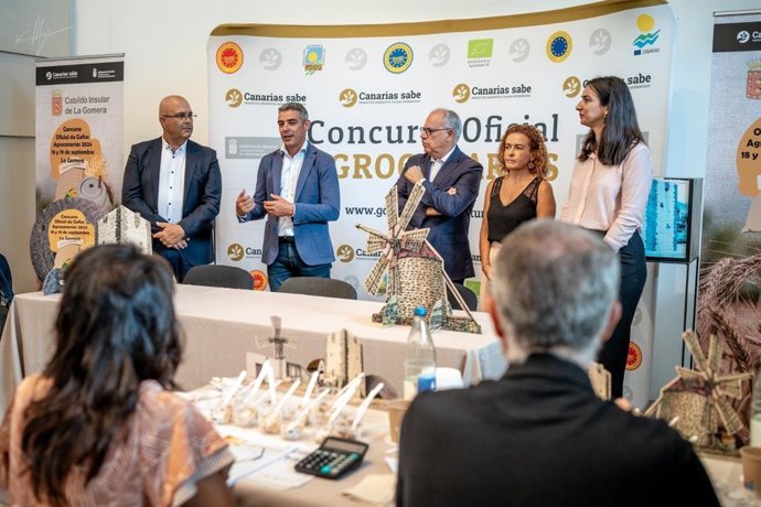 La Gomera acoge durante dos jornadas la décima edición del Concurso Oficial de Gofios Agrocanarias 2024, en el que participan 71 producciones de 14 molinos de las islas que optan al título de Mejor Gofio de Canarias