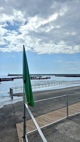 La bandera verde vuelve a ondear en las zonas de baño de El Bloque y Los Charcos