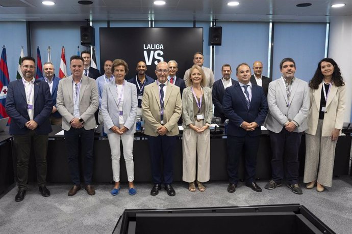 Reunión de la Comisión de Deportes de la FEMP celebrada en la sede de LaLiga.