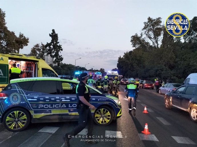 Accidente en la avenida de la Palmera, en Sevilla capital.