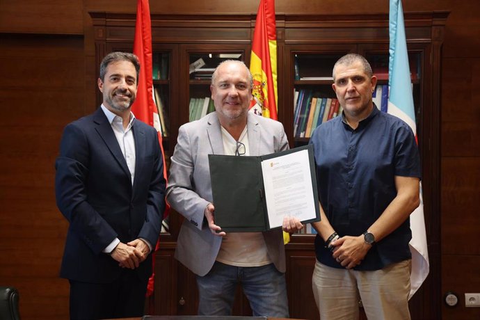 Firma convenio empleo entre el Ayuntamiento de Arroyomolinos e intu Xanadú