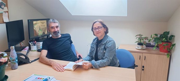 Alberto Lana Pérez y Ana Fernández Feito, profesores e investigadores del Departamento de Medicina de la Universidad de Oviedo.