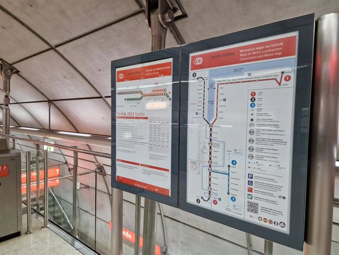 Archivo - Nuevo mapa en las estaciones de Metro Bilbao que incorpora las conexiones con el transporte público