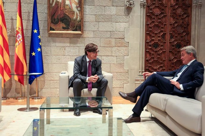 El presidente de la Generalitat, Salvador Illa, se reúne con el expresidente de la Generalitat Artur Mas