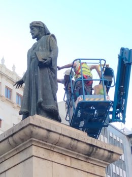 Reparación Estatua de Vinatea