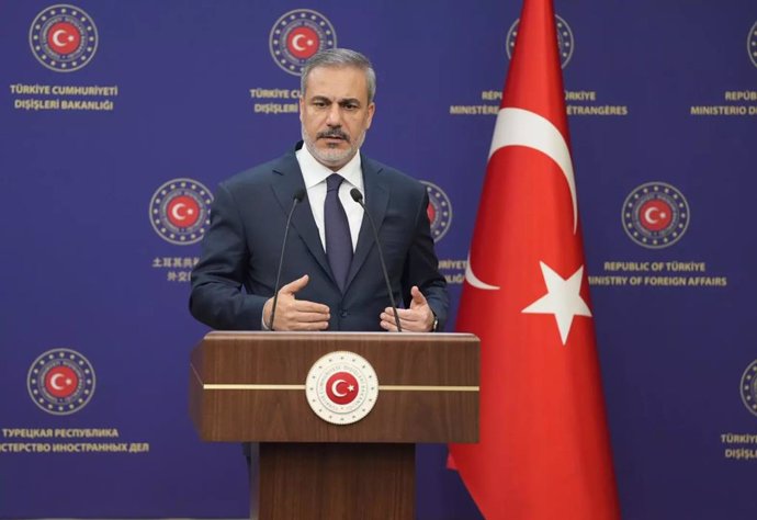 Archivo - El ministro de Exteriores de Turquía, Hakan Fidan, en una rueda de prensa en Ankara (archivo)