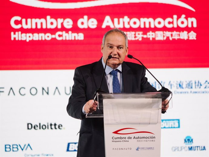 El ministro de Industria y Turismo, Jordi Hereu en la I Cumbre Hispano-China de Automoción.