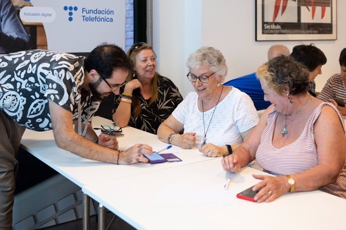 Fundación Telefónica, programa 'Reconectados'