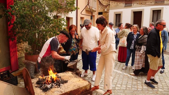 La portavoz del BNG, Ana Pontón, en las Festas da Guadalupe en Rianxo, a 19 de septiembre de 2024.