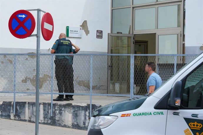 Imagen de los juzgados de Alcalá durante esta mañana que han sido puestos a disposición judicial los agentes detenidos