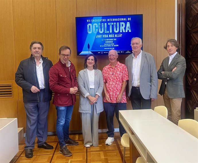 Presentación del VII Encuentro Internacional de Ocultura, en la sala de prensa del Ayuntamiento de Zaragoza.