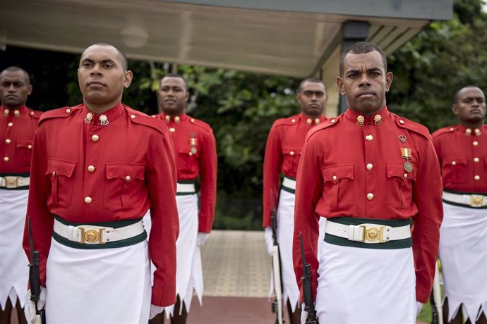 Archivo - Imagen de archivo de militares de Fiyi durante una ceremonia.