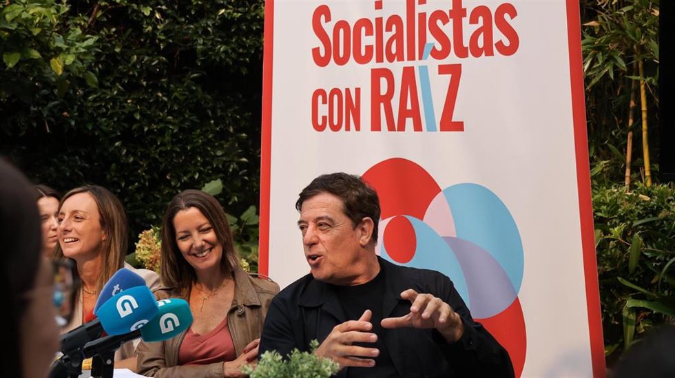 El secretario xeral del PSdeG, José Ramón Gómez Besteiro, en un desayuno informativo ofrecido este jueves