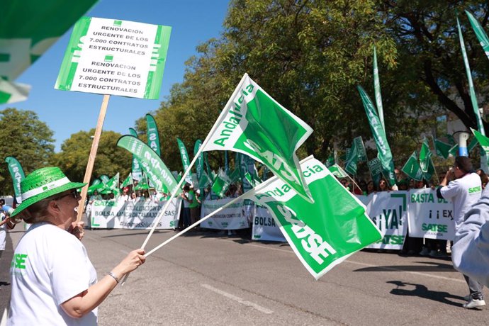 Archivo - Concentración convocada por el sindicato Satse ante la sede del SAS. A 21 de mayo de 2024, en Sevilla (Andalucía, España). El sindicato de enfermería Satse, ha convocado una concentración  ante la sede central de la Consejería de Salud y Consumo