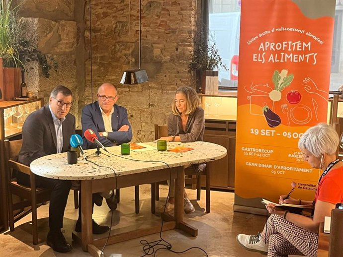 Uno de los hermanos Roca interviene en un acto de la campaña 'Aprofitem els aliments' de la Generalitat