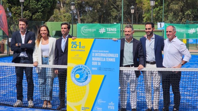 El diputado provincial de Deportes, Juan Rosas, ha participado junto a Lisandro Vieytes, edil de Deportes de Marbella y Juan Arispón, director de la Federación Andaluza de Tenis, en la presentación de este evento.