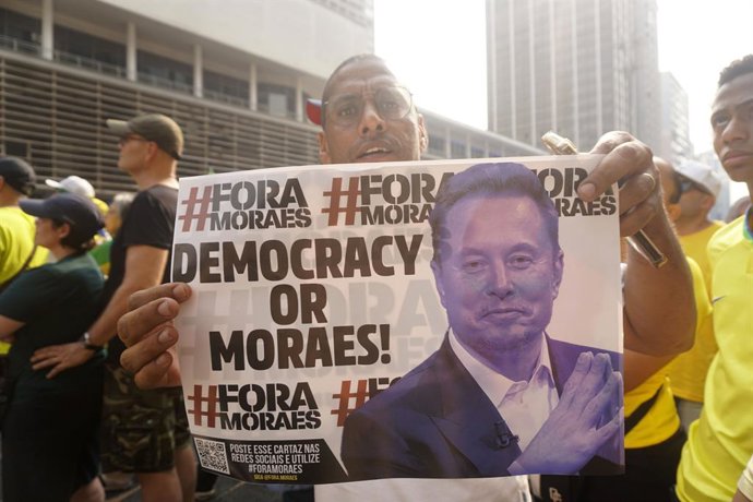 September 7, 2024: Supporters of former Brazilian President Jair Bolsonaro (2019-2022) hold a sign thanking X social media platform owner Elon Musk, during an Independence day rally in Sao Paulo, Brazil on September 7, 2024
