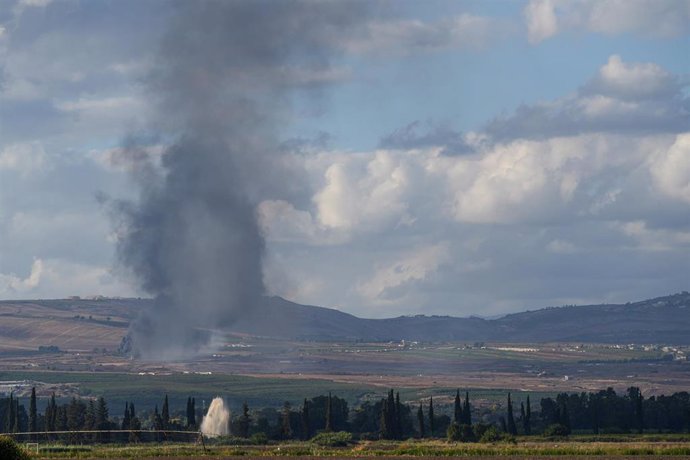 Columna de humo en la frontera entre Líbano e Israel