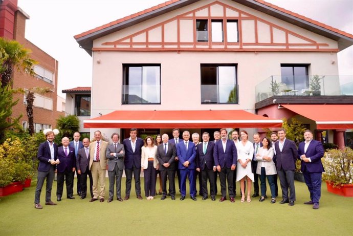 Foto de familia del Consejo Asesor Nacional del Círculo de Empresarios del Sur de España (Cesur).