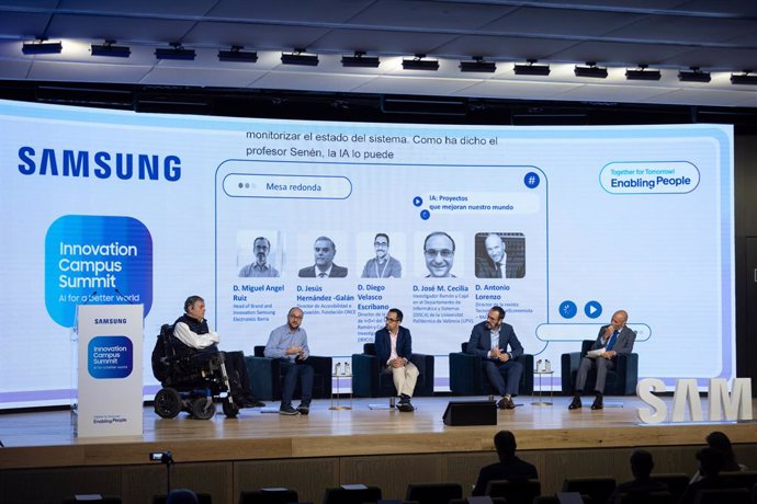 Mesa redonda Innovation Campus Summit. AI for a Better World de Samsung.