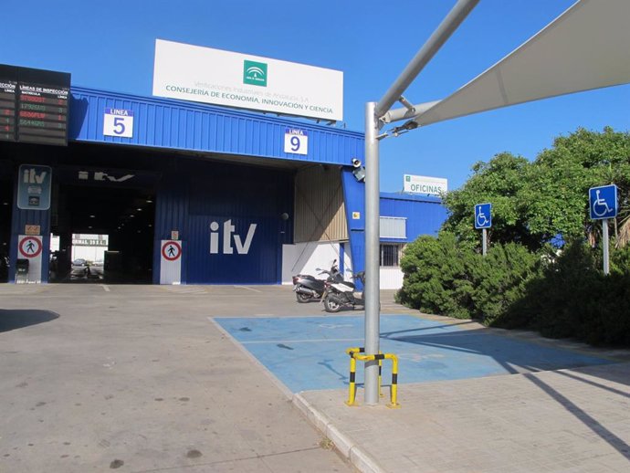 Archivo - Vista exterior de la ITV de Algeciras.