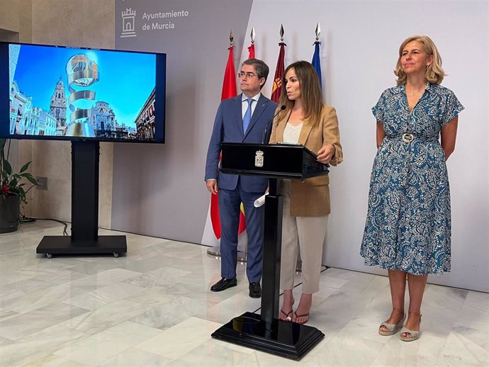 La vicealcaldesa de Murcia, Rebeca Pérez, en una rueda de prensa