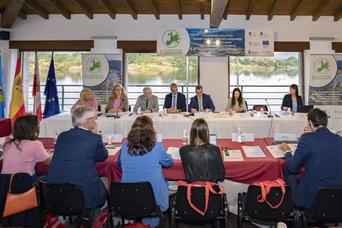 El consejero de Cultura, Turismo y Deporte, Luis Martínez Abad, inaugura el Seminario ‘Cambios y oportunidades para consolidar un turismo sostenible’ en el Arco Atlántico