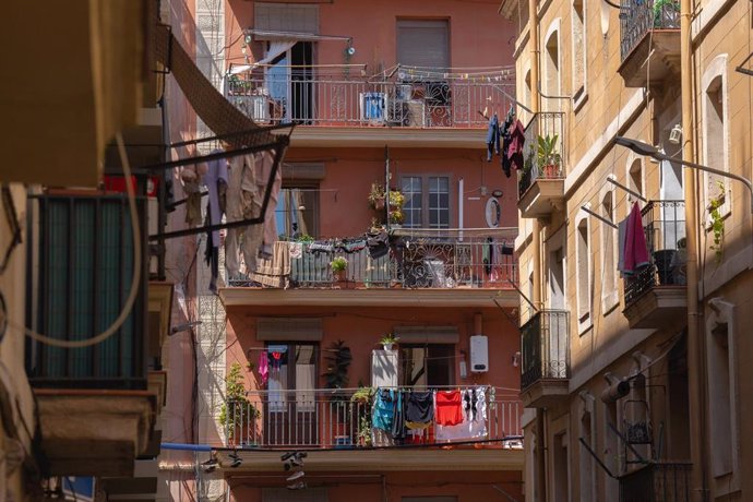 Archivo - Fachada de un edificio de viviendas