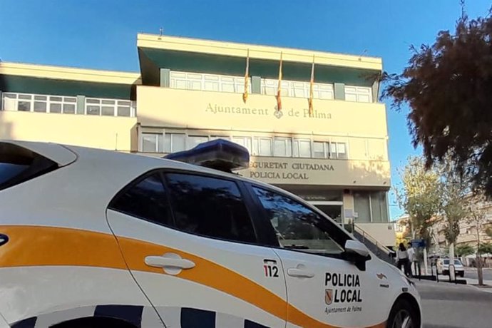 Coche patrulla de la Policía Local de Palma.