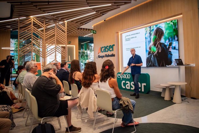 Espacio Caser, que abrió sus puertas en la primavera de 2023, es un punto de encuentro y debate en el que se celebran eventos en los que se comparten nuevas tendencias de la sociedad y las necesidades de las personas