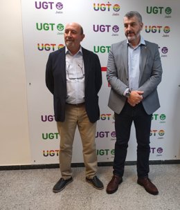 Manuel Salazar (i), junto al secretario general de UGT-A, Óskar Martín.