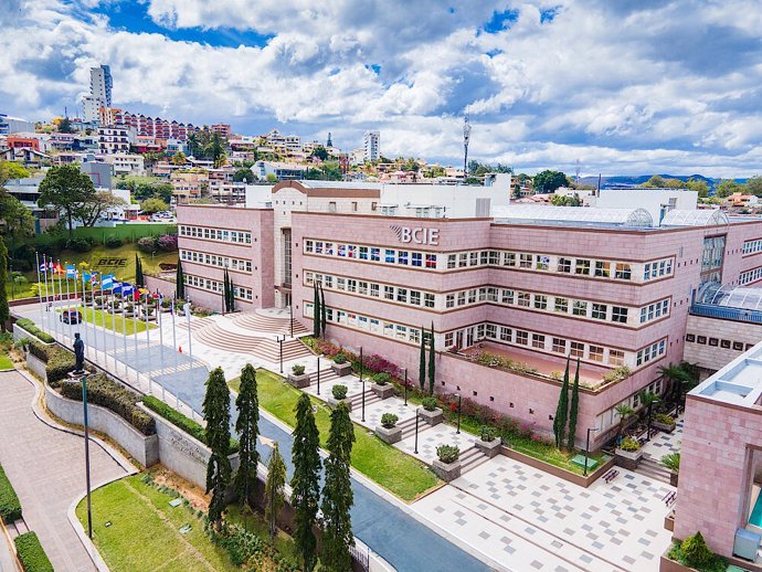 Archivo - Sede del Banco Centroamericano  de Integración Económica (BCIE), en Tegucigalpa (Honduras)