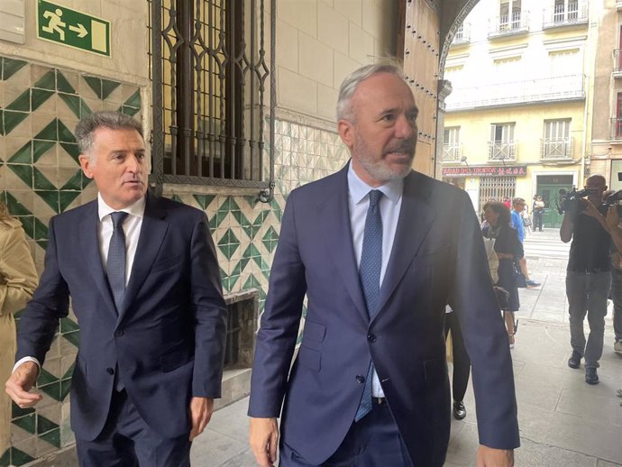 El presidente del Gobierno de Aragón, Jorge Azcón, y el presidente del TSJA, Manuel Bellido.