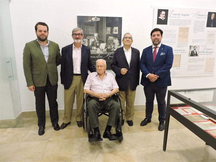 Acto de inauguración de la muestra 'La familia Montoto y la poesía en la Andalucía de su época', en la Casa de la Provincia.