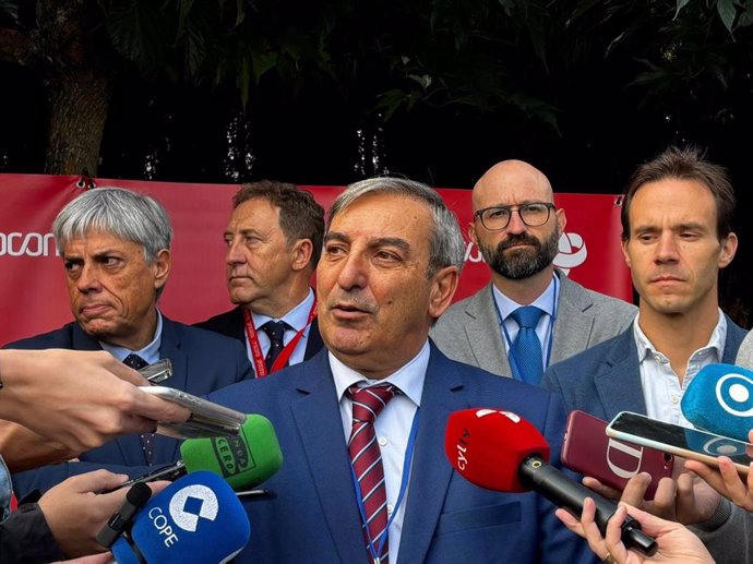 El consejero de Movilidad y Transformación Digital de la Junta de Castilla y León, José Luis Sanz Merino, durante la inauguración del nuevo Centro de Operaciones de Seguridad de Proconsi en León