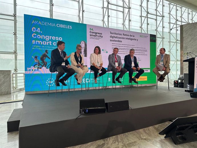 El teniente de alcalde de Medio Ambiente, Sostenibilidad e Innovación del Ayuntamiento de Palma, Llorenç Bauzà, participa en el IV congreso de la Red Española de Ciudades Inteligentes.