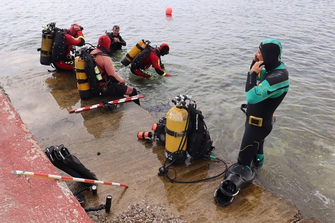 La UA forma a efectivos de la UME y Guardia Civil en fotogrametría subacuática y sus aplicaciones en emergencias