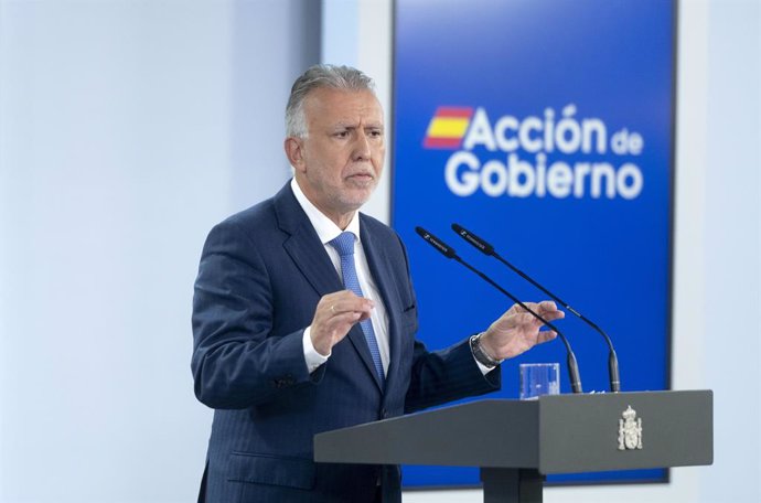 El ministro de Política Territorial, Ángel Víctor Torres, durante una rueda de prensa, en el Palacio de La Moncloa, a 20 de septiembre de 2024, en Madrid (España). Durante la comparecencia, que se ha producido tras el encuentro entre el lehendakari y el p