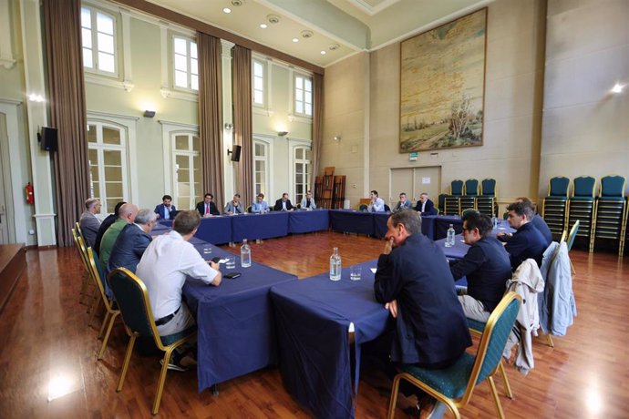 Reunión de Sàmper junto a empresarios de Figueres (Girona)