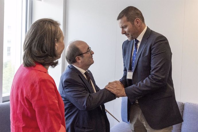 El conselleiro de Cultura, Lingua e Xuventude, José López Campos, con el embajador de España ante la Unesco, Miguel Iceta.