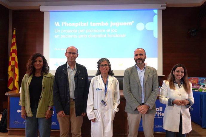 Presentación de la iniciativa 'En el hospital también jugamos' para promover el juego en pacientes con diversidad funcional