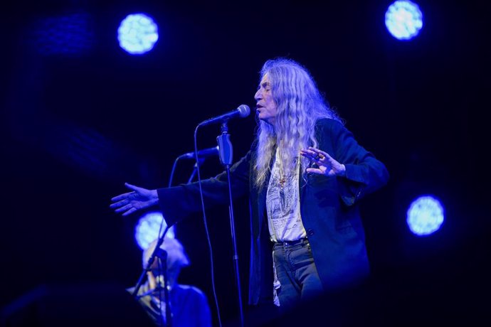 Archivo - La cantante Patti Smith durante un concierto en el festival Les Nits de Barcelona, en el Palau de Pedralbes, a 5 de julio de 2024, en Barcelona