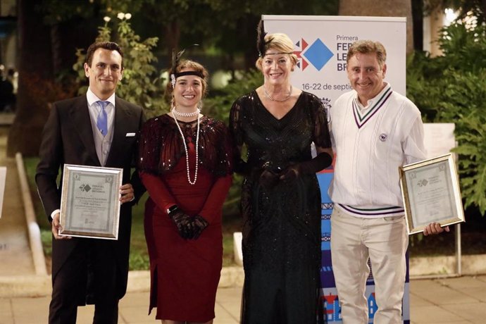 El Ayuntamiento de Huelva ha homenajeado al Real Club Recreativo de Huelva, que este año cumple 135 años de historia; y al Real Club Recreativo de Tenis de Huelva, que conmemora su centenario.