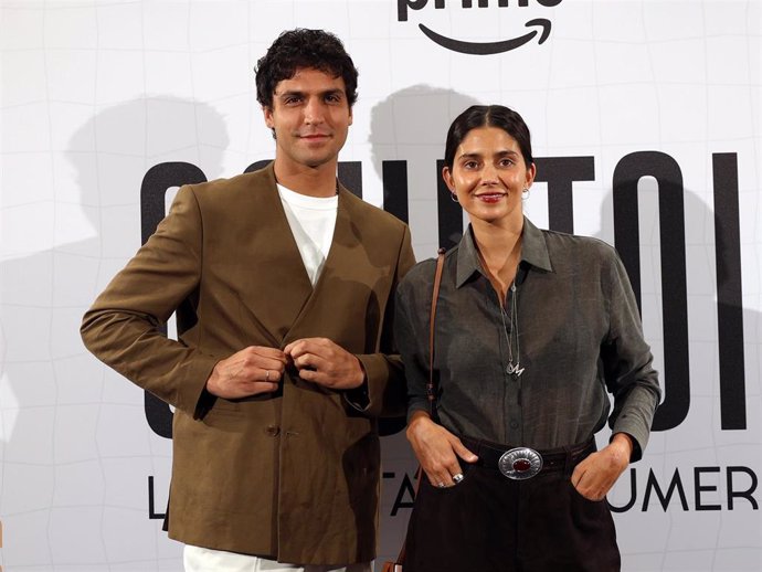 Tomás Páramo y María García de Jaime durante la presentación del documental "Courtois, la vuelta del numero 1" en el Palco de Honor del Estadio Santiago Bernabéu, a 19 de septiembre de 2024, Madrid (España).