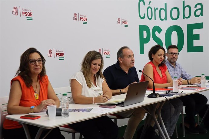 Reunión de trabajo entre responsables del PSOE.