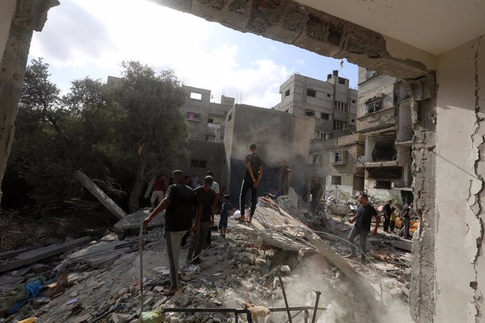 September 13, 2024, Nusairat, Gaza Strip, Palestinian Territory: Palestinians check the area following Israeli strikes in Nuseirat in the central Gaza Strip, on September 13, 2024, amid the ongoing war in the Palestinian territory between Israel and Hamas