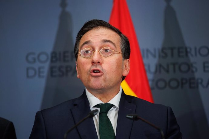 El ministro de Asuntos Exteriores, Unión Europea y Cooperación, José Manuel Albares, ofrece una rueda de prensa tras una reunión para abordar el conflicto entre Palestina e Israel, en el Palacio de Santa Cruz, a 13 de septiembre de 2024, en Madrid (España