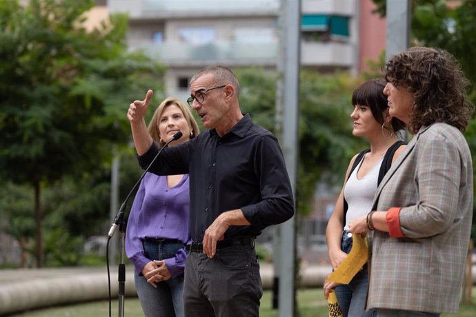 Archivo - El candidato a la Presidencia de ERC, Xavier Godàs, y la candidata a la Secretaría General, Alba Camps, durante la presentación de la candidatura de ‘Nova Esquerra Nacional’